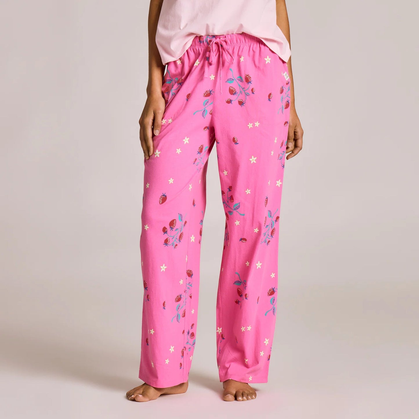 W Snuggle Up Sleep Pant STRAWBERRY AND FLORAL PATTERN