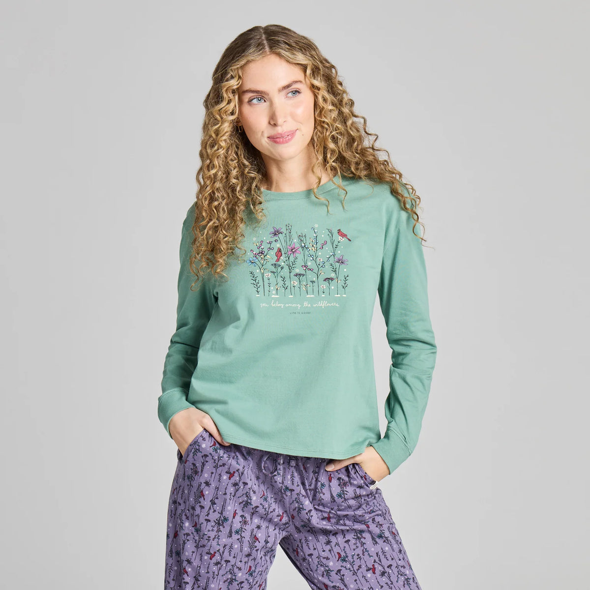 W LS SNUGGLE UP SLEEP TEE CARDINAL WILDFLOWERS